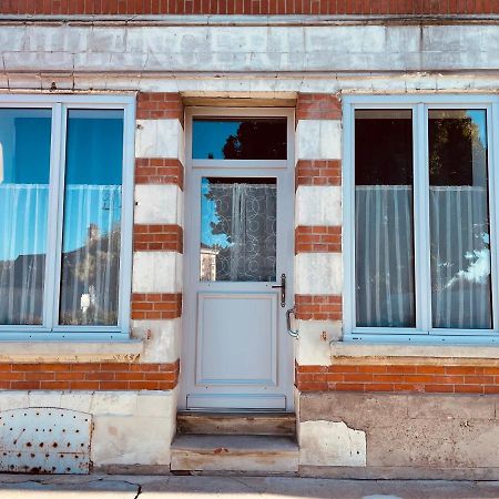 Superbe Appartement A La Croisee Des 4 Chateaux Lignieres-de-Touraine Luaran gambar